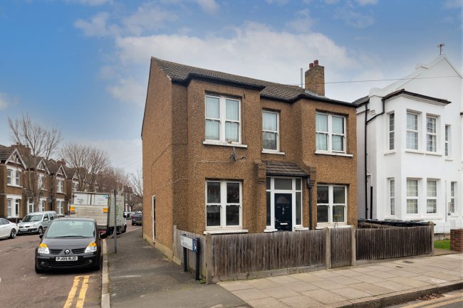 25 Robinson Road, Tooting, London SW17 9DL 83