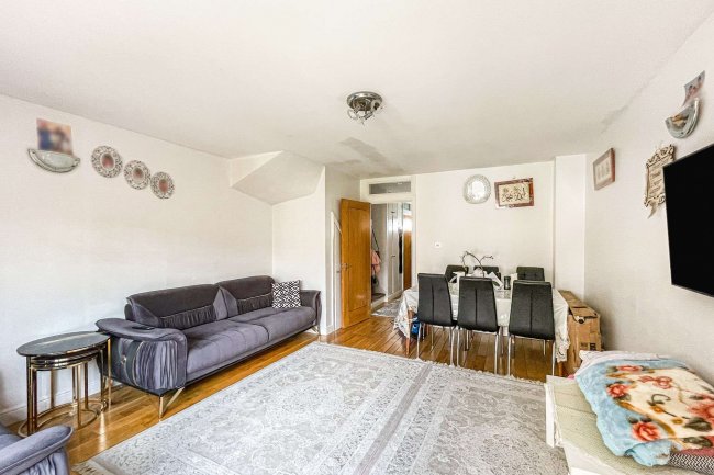 2 Dogan Terrace, Trinity Road, Wood Green, London, N22 8LB 11
