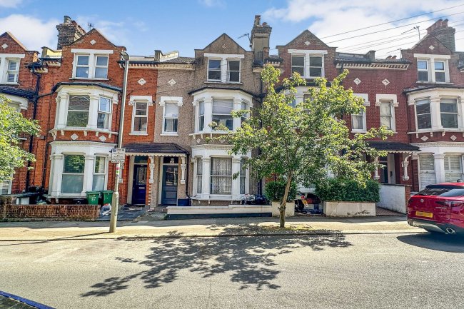 Flats 1 - 3, 59 Comyn Road, Battersea, London SW11 1QB 3