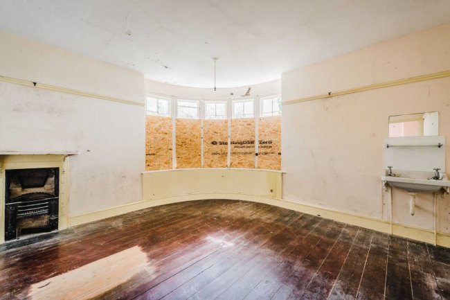 48 Trefusis Road, Flushing, Cornwall, TR11 5UB 1