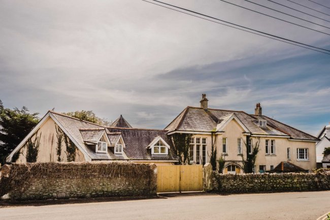 48 Trefusis Road, Flushing, Cornwall, TR11 5UB 1