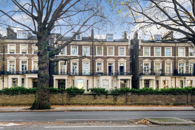 143 Holland Park Avenue, London, W11 4UT 1