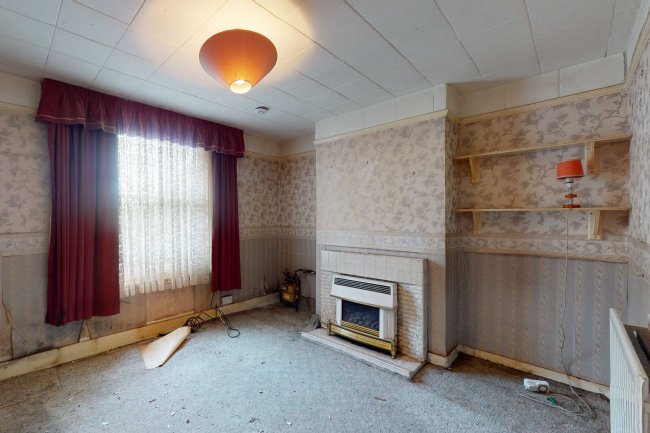 7 Farley Place, London, SE25 5JR 8