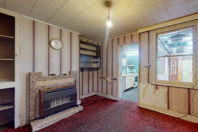 7 Farley Place, London, SE25 5JR 8