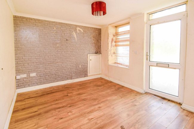 25 Alma Street, Brynmawr, Ebbw Vale, NP23 4DY 5