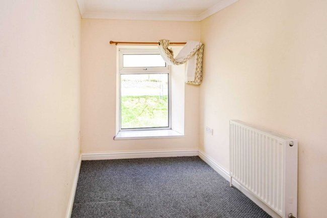 25 Alma Street, Brynmawr, Ebbw Vale, NP23 4DY 5