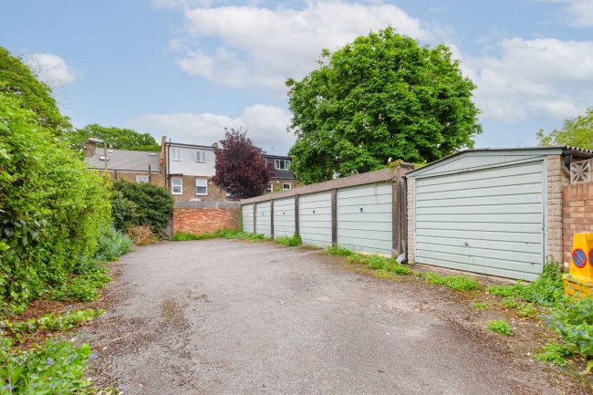 49 Queens Road, Sheen, London, SW14 8PH 2