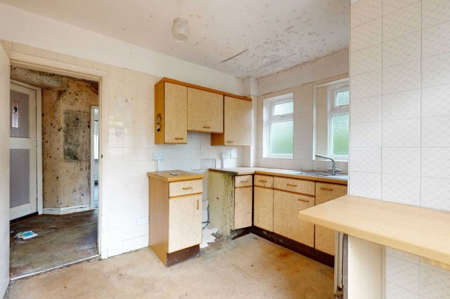 49 Queens Road, Sheen, London, SW14 8PH 2