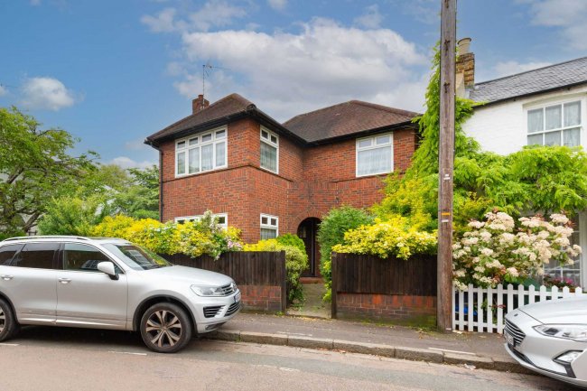 49 Queens Road, Sheen, London, SW14 8PH 2