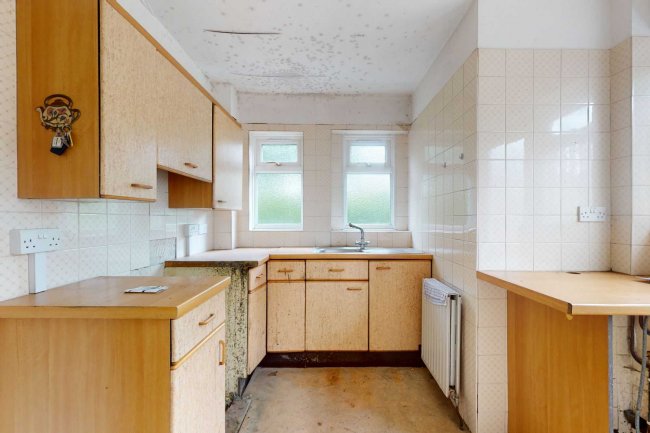 49 Queens Road, Sheen, London, SW14 8PH 2