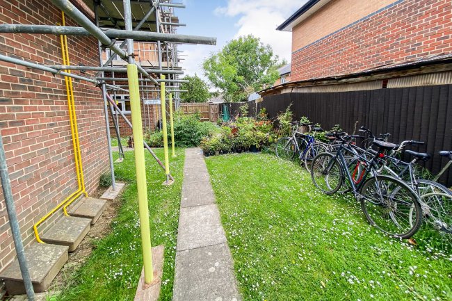 29 Leon Close, Oxford, Oxfordshire, OX4 1GS 4