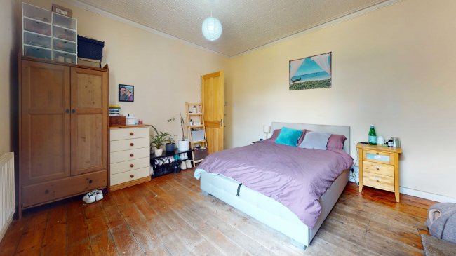 10 Avenue Road, Staines-upon-Thames, TW18 3AW 1