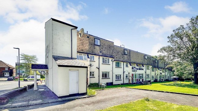 1-18 Stonegrove Court, Stonegrove, Edgware, Middlesex, HA8 7TB 2