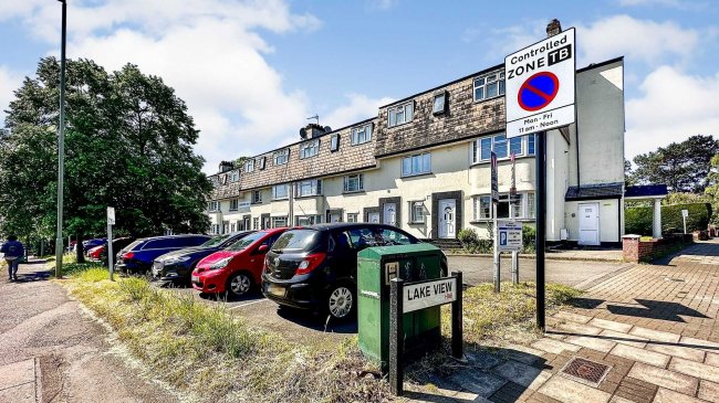 1-18 Stonegrove Court, Stonegrove, Edgware, Middlesex, HA8 7TB 2