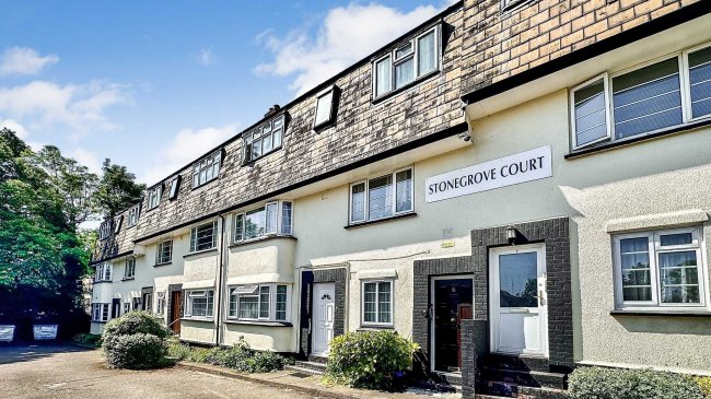 1-18 Stonegrove Court, Stonegrove, Edgware, Middlesex, HA8 7TB 2