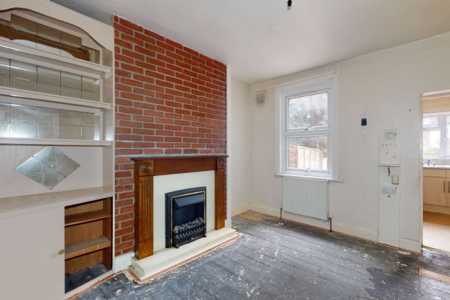 25 Clacton Road, Walthamstow, London, E17 8AP 8