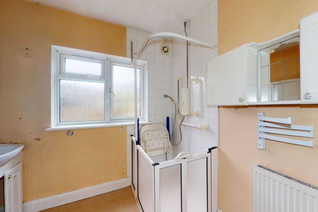 25 Clacton Road, Walthamstow, London, E17 8AP 8