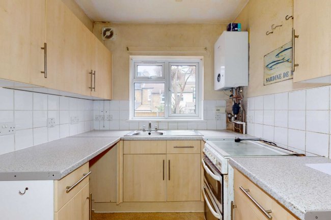 25 Clacton Road, Walthamstow, London, E17 8AP 8