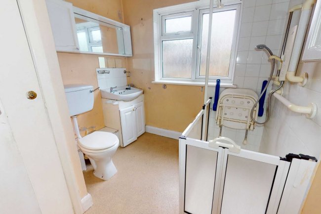 25 Clacton Road, Walthamstow, London, E17 8AP 8