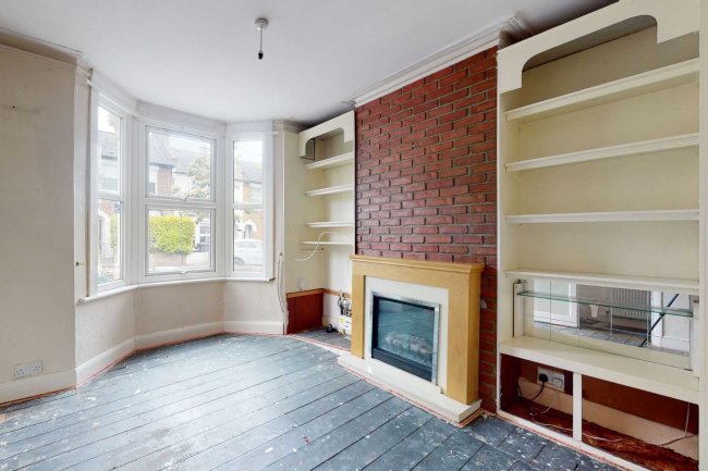 25 Clacton Road, Walthamstow, London, E17 8AP 8