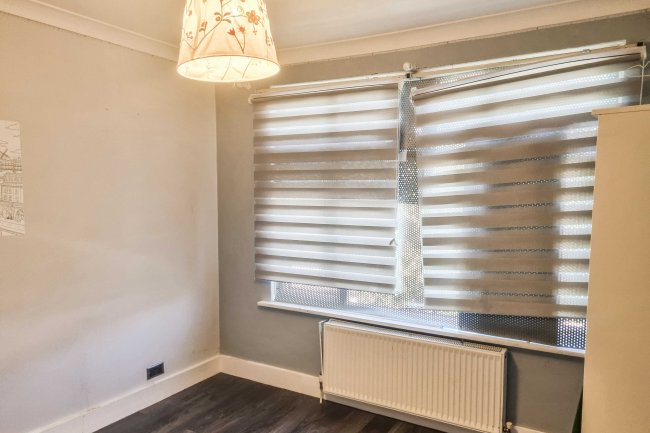 3 Bexhill Road, New Southgate, London, N11 2RG 2