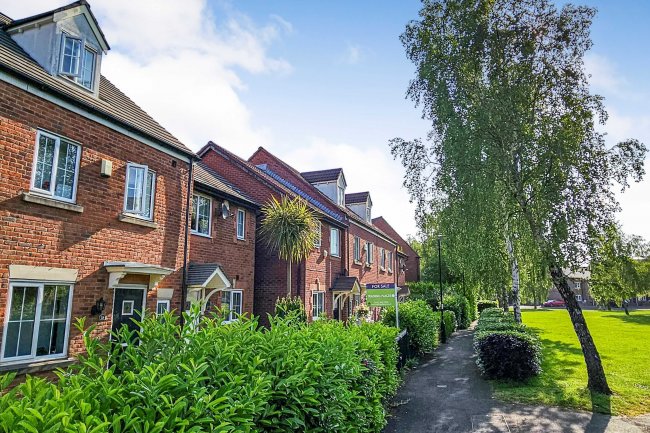 28 Marland Way, Trafford, M32 0NP 2