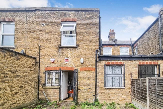 155 Chase Side, Enfield, EN2 0PW 9