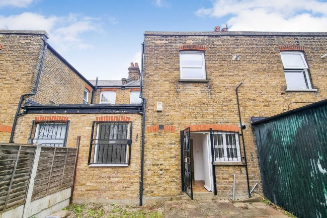 157 Chase Side, Enfield EN2 0PW 10