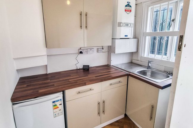 157 Chase Side, Enfield EN2 0PW 10