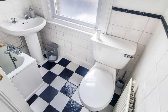 157 Chase Side, Enfield EN2 0PW 10