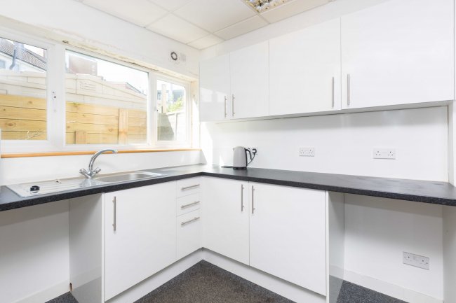 1(b) Merebank Lane, Croydon, CR0 4NP 7