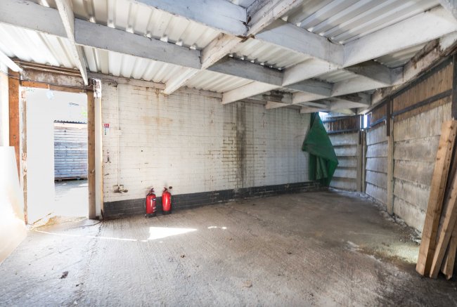 1(b) Merebank Lane, Croydon, CR0 4NP 7