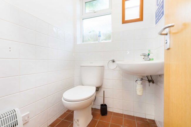 1(b) Merebank Lane, Croydon, CR0 4NP 7