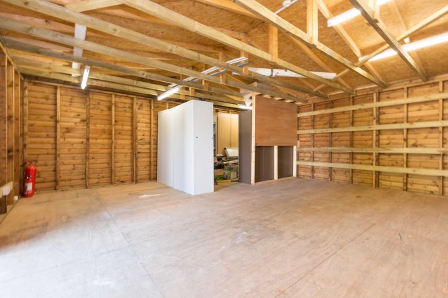 1(b) Merebank Lane, Croydon, CR0 4NP 7