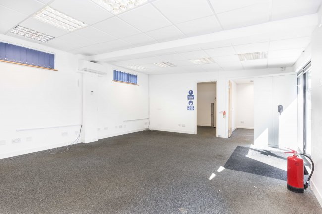 1(b) Merebank Lane, Croydon, CR0 4NP 7