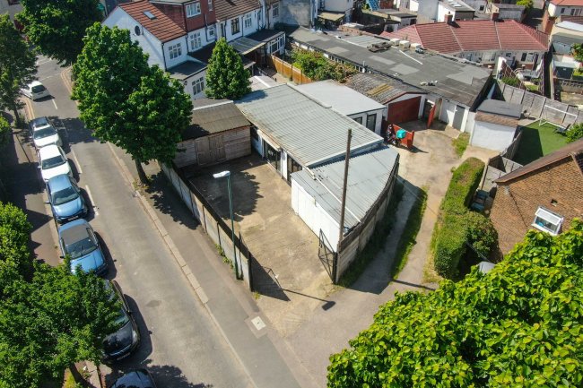 1(b) Merebank Lane, Croydon, CR0 4NP 7