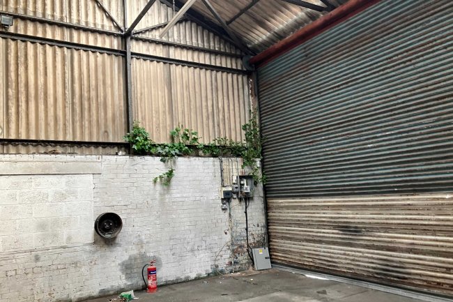 St Peters Garage, Brunt Street, Mansfield, NG18 1AX 2