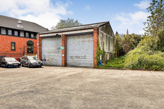 St Peters Garage, Brunt Street, Mansfield, NG18 1AX 2