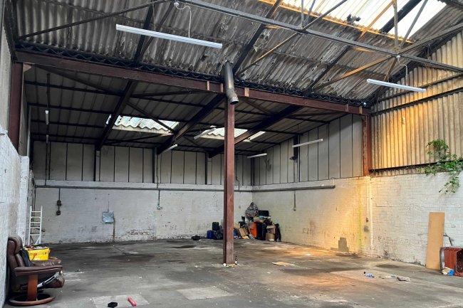 St Peters Garage, Brunt Street, Mansfield, NG18 1AX 2