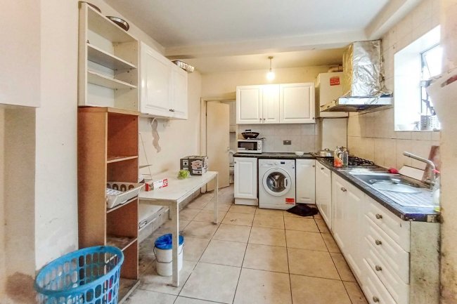 31 Shortlands Road, Leyton, London, E10 7AH 6