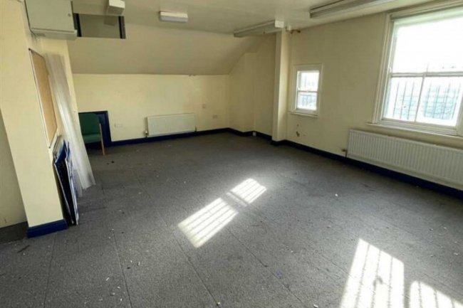 351 Pontefract Road, Lundwood, Barnsley, South Yorkshire S71 5HS 2