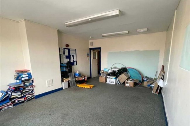 351 Pontefract Road, Lundwood, Barnsley, South Yorkshire S71 5HS 2