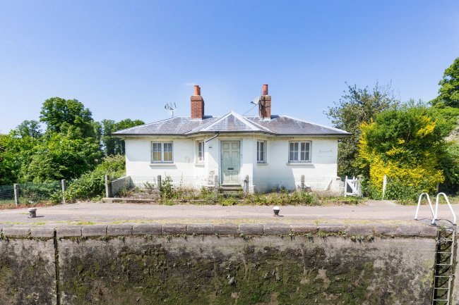 Canal Cottage, Lock 78, Gade Bank, Croxley Green, Rickmansworth WD3 3GD 10