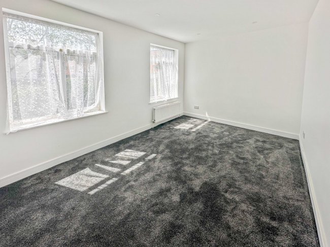 37 St Andrews Road, Walthamstow, E17 6BB 3