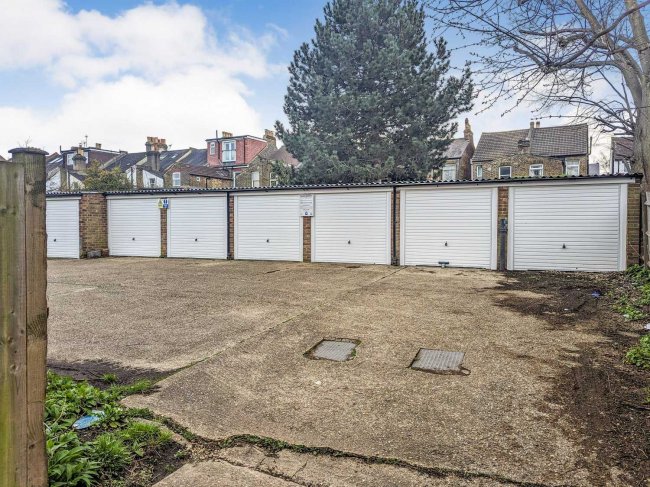 Garage 19 at the rear of 78/104 Albert Road, London, SE25 4JW 3