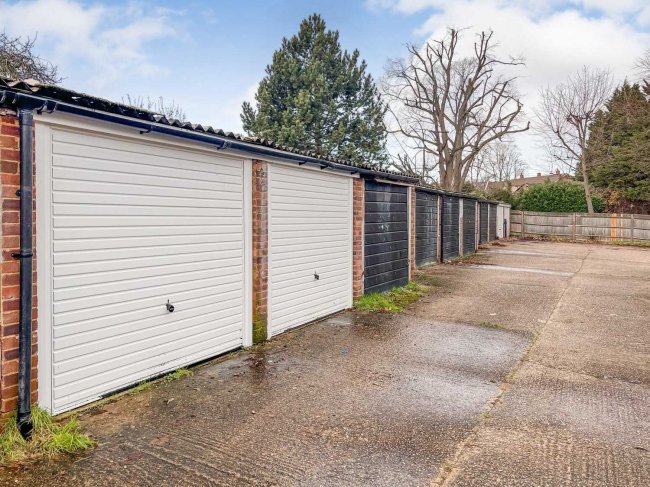 Garage 19 at the rear of 78/104 Albert Road, London, SE25 4JW 3