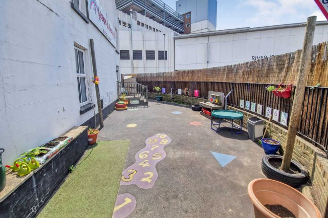 42 Ashford Road, Eastbourne, BN21 3TB 6