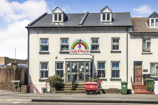 42 Ashford Road, Eastbourne, BN21 3TB 6