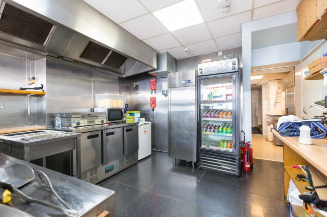 43 Station Road, Sutton, SM2 6DF 1