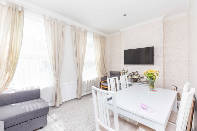 43 Station Road, Sutton, SM2 6DF 1